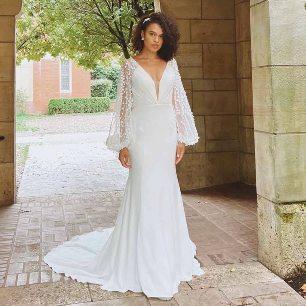 Brand New & Never Worn: Essence of Australia D3563 Modern Boho Wedding Dress